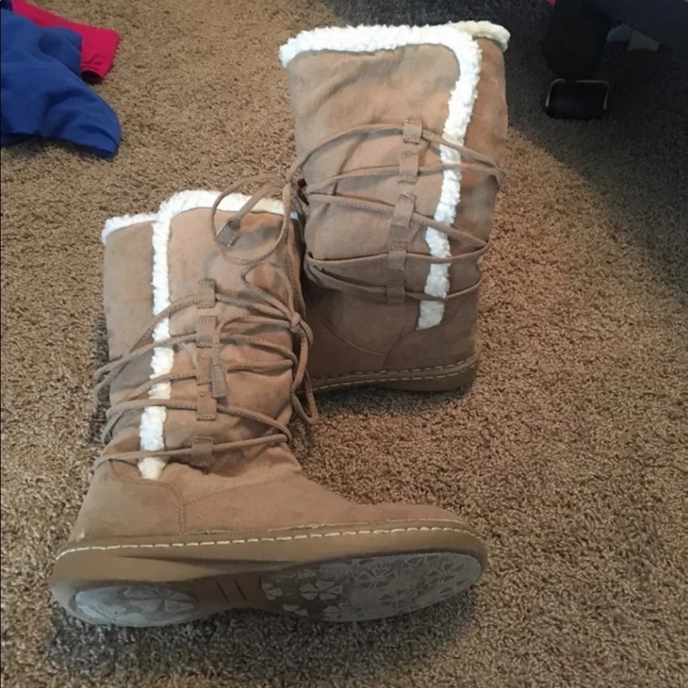 Furry boots - Picture 2 of 3